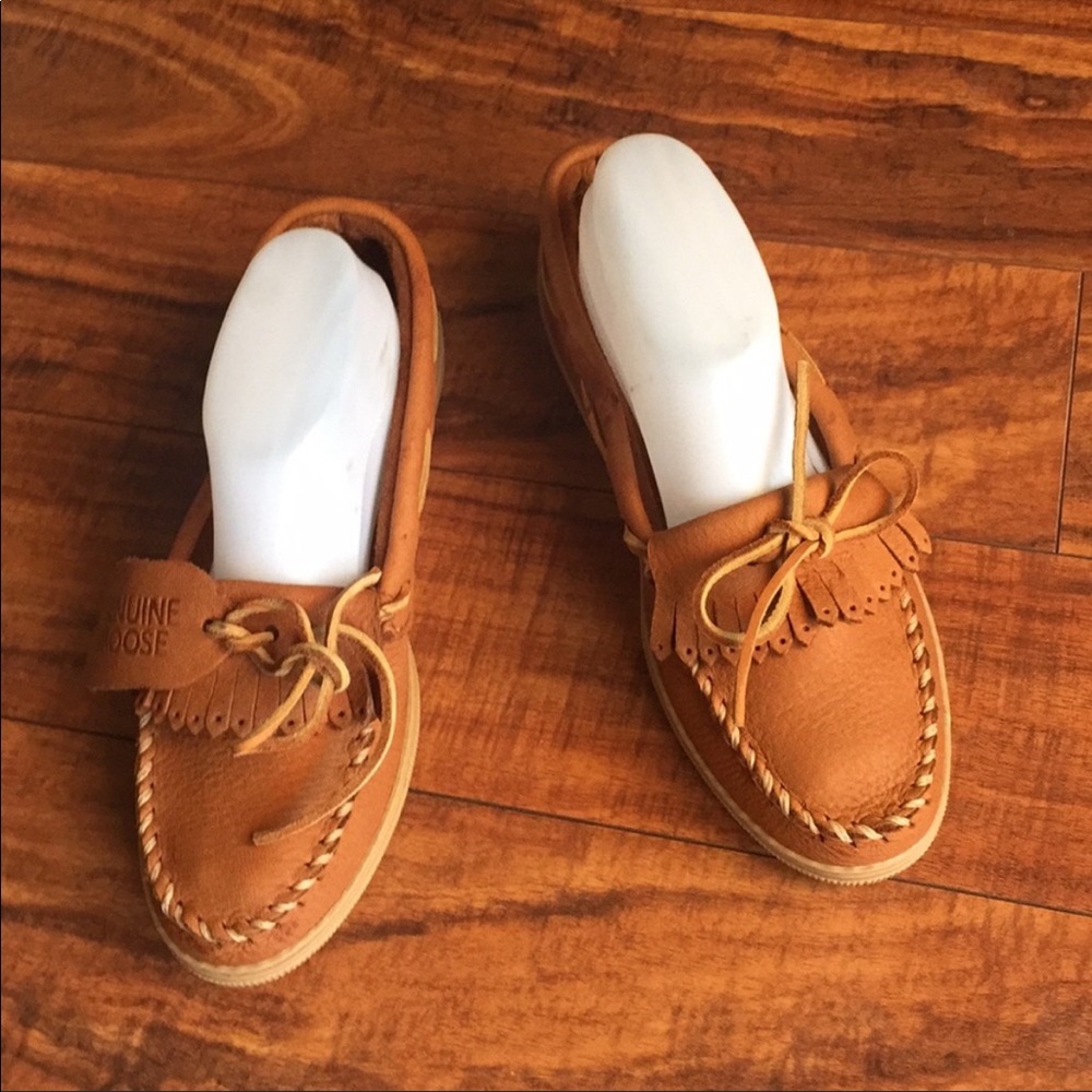 Minnie Tonka moccasins size 10